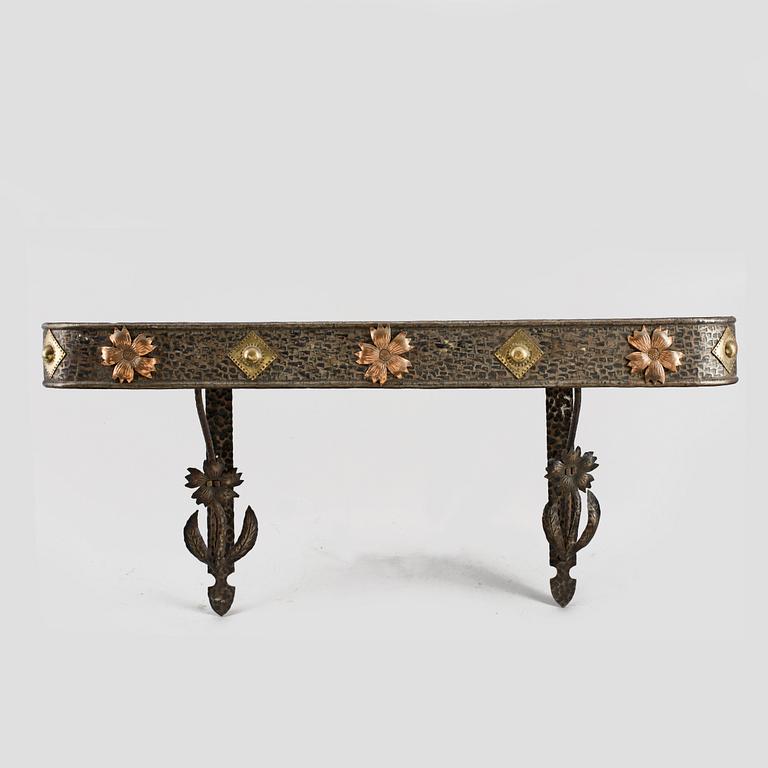 VÄGGHYLLA, 1900-talets första hälft.