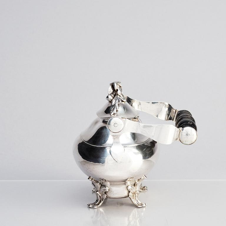 Pehr Zethelius, tekanna, silver, Stockholm 1769. Rokoko.