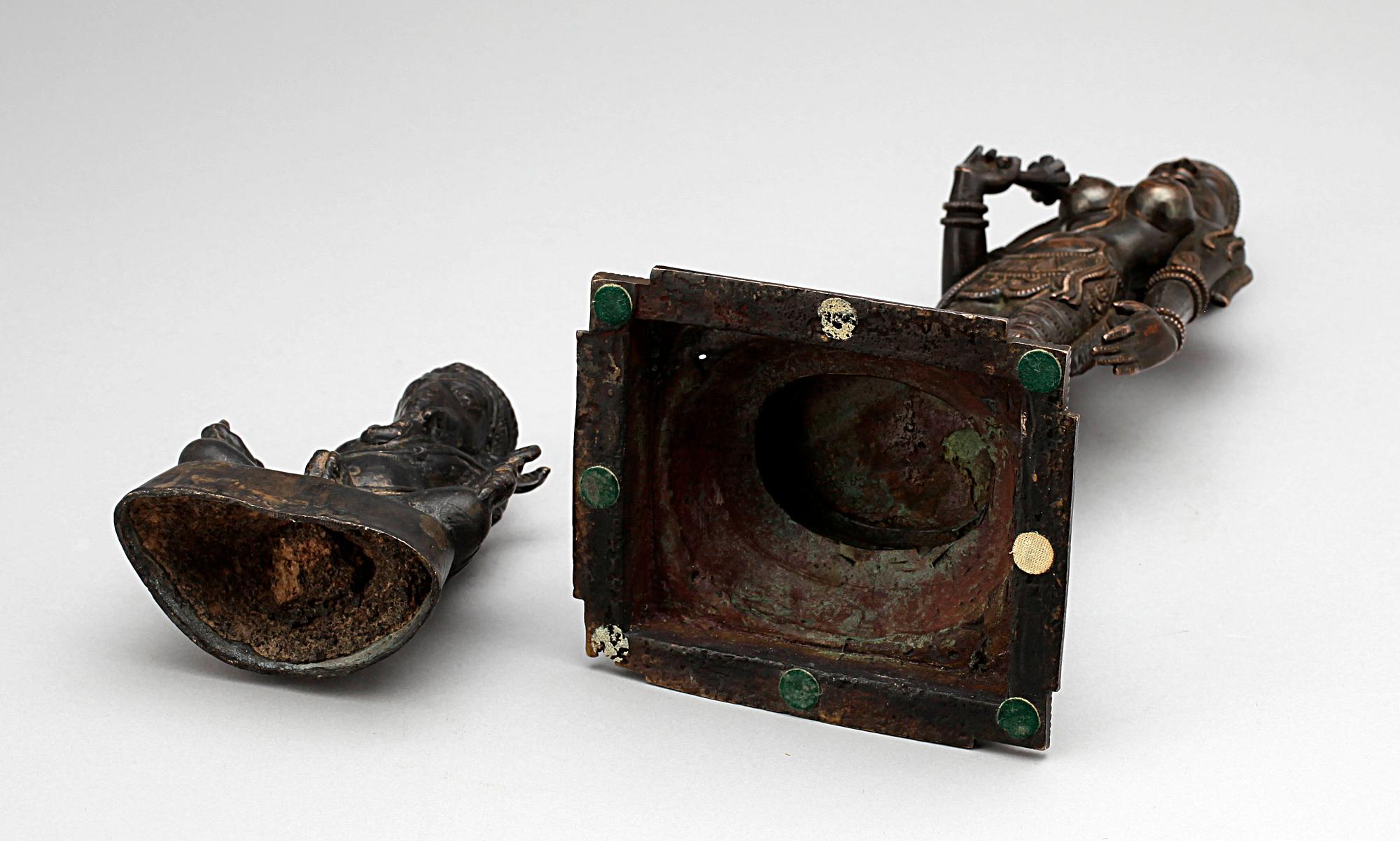 SKULPTURER, 2 st, brons, Indien, 1900-tal.