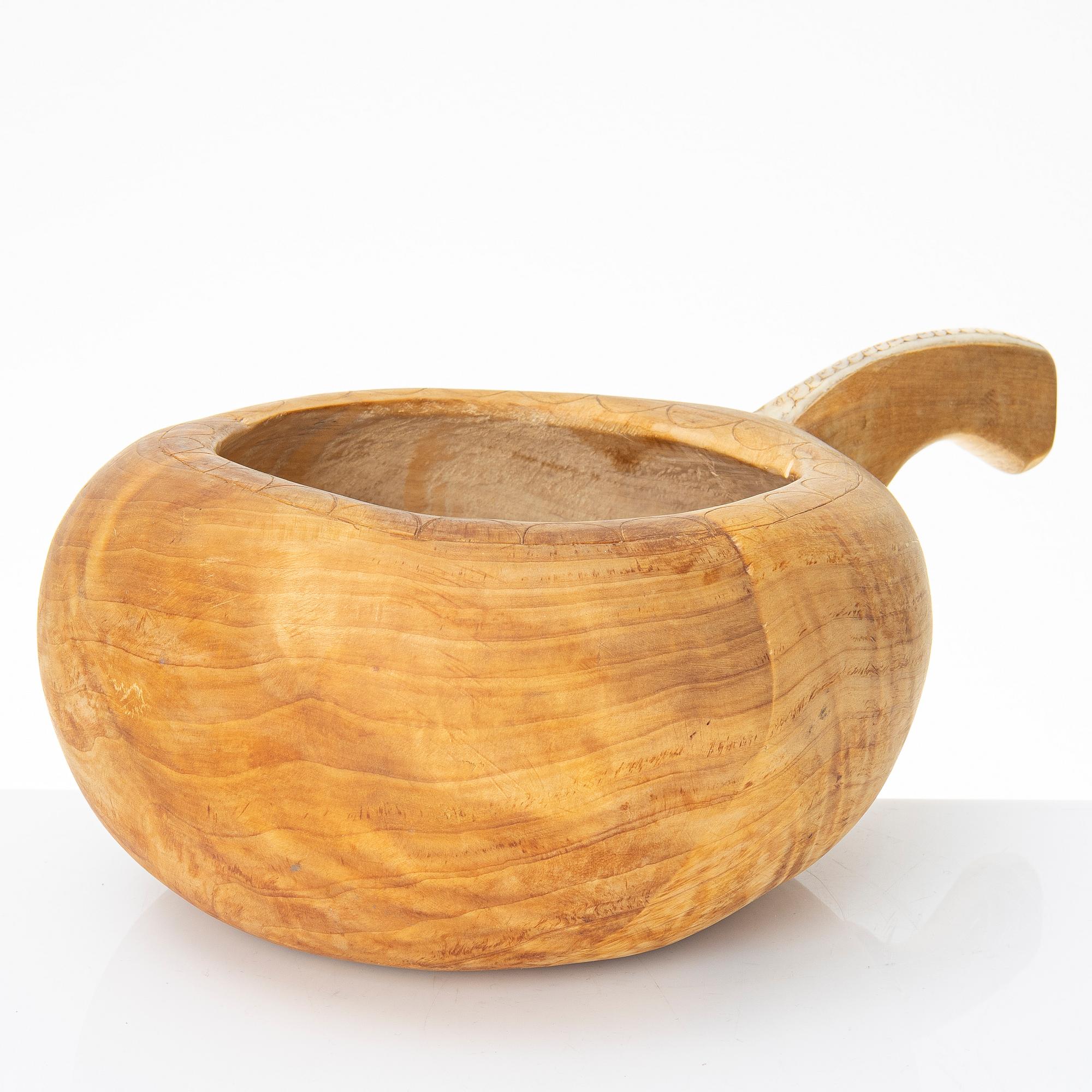 Napphi, with unidentified signature: HM.