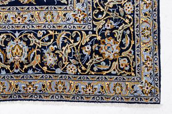 Matta, Keshan, ca 385 x 270 cm.