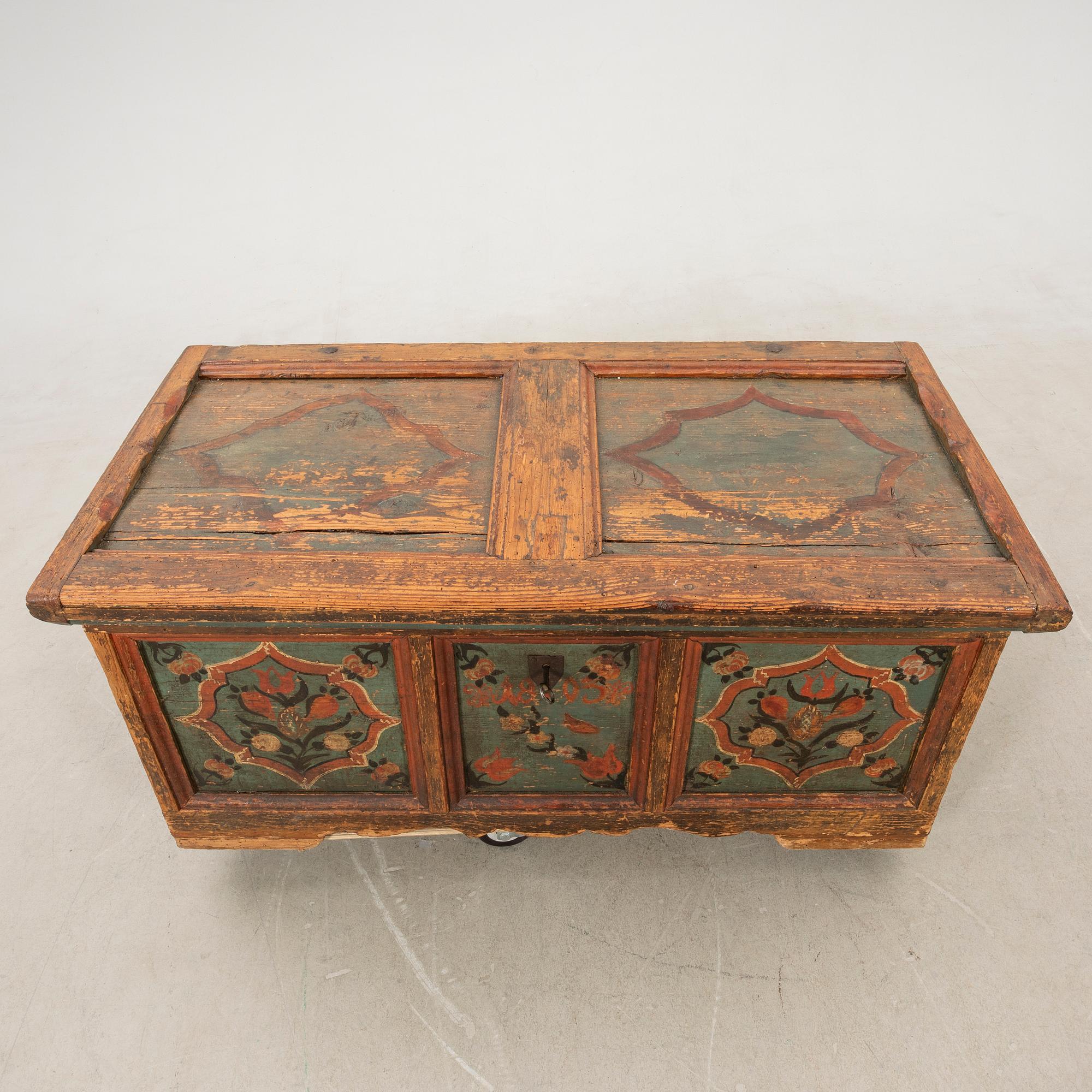 Kista Transylvanien daterad 1803.