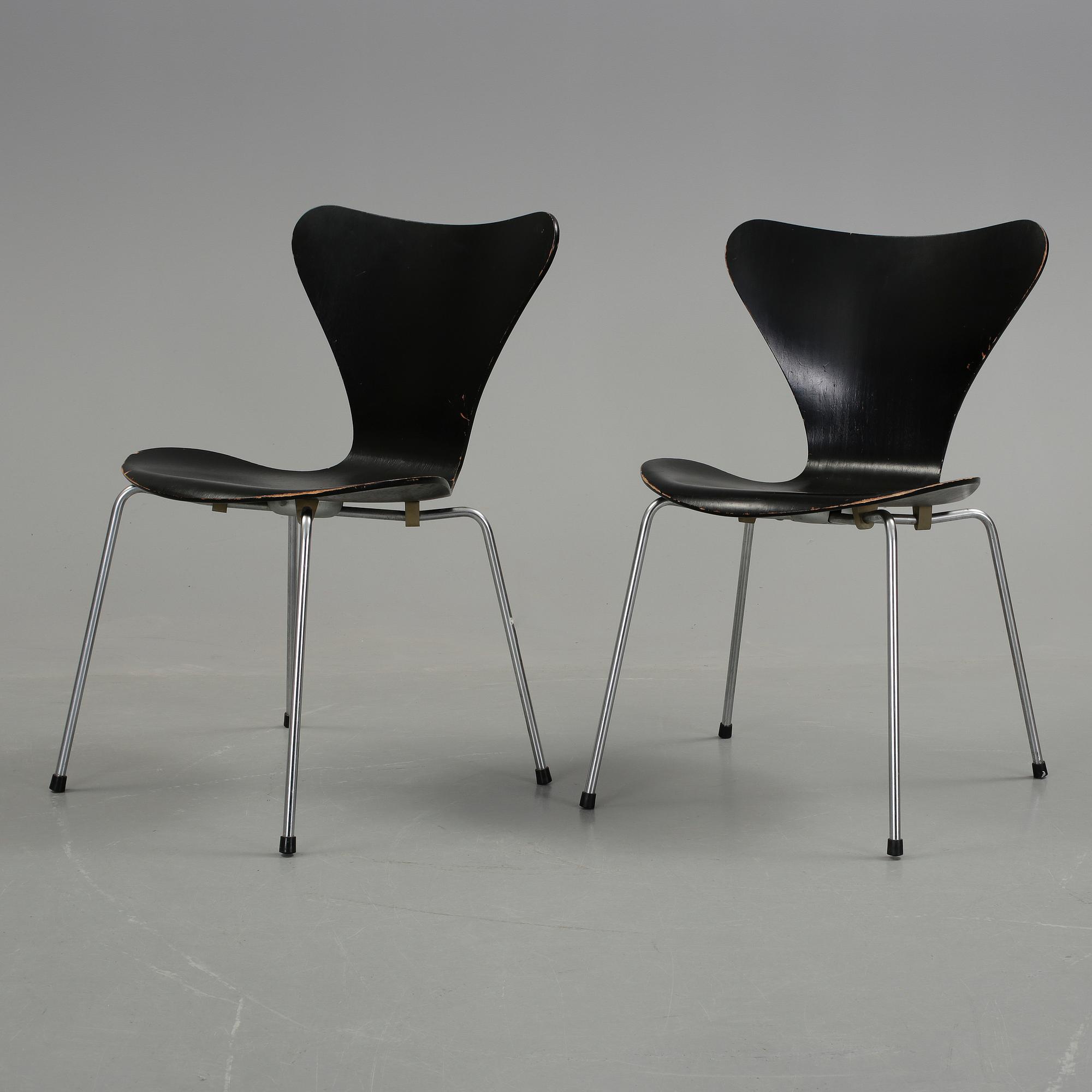 STOLAR, ett par, "Sjuan", Arne Jacobsen, Fritz Hansen.