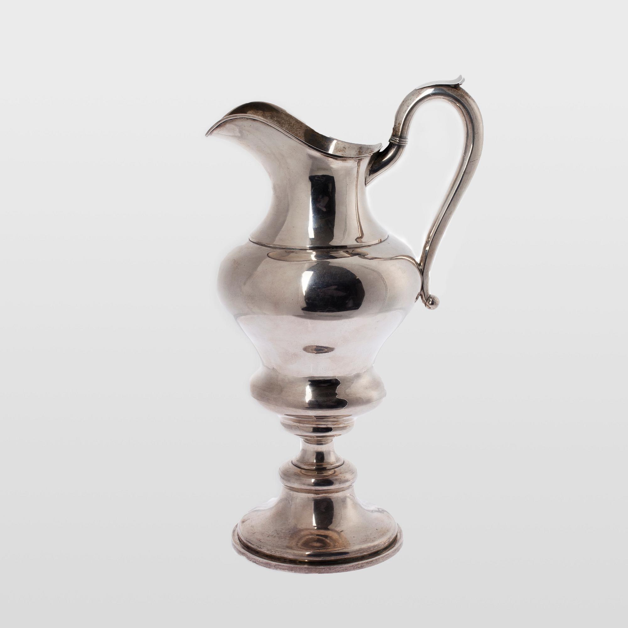 VINKANNA, silver, otydliga stämplar. Vikt 587 g.