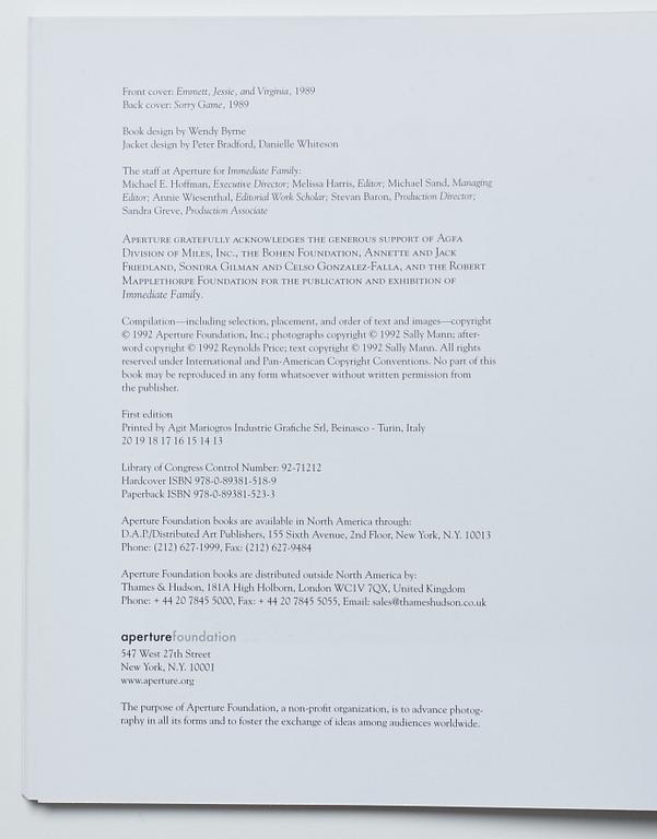 Sally Mann, bok Immediate Family signed.