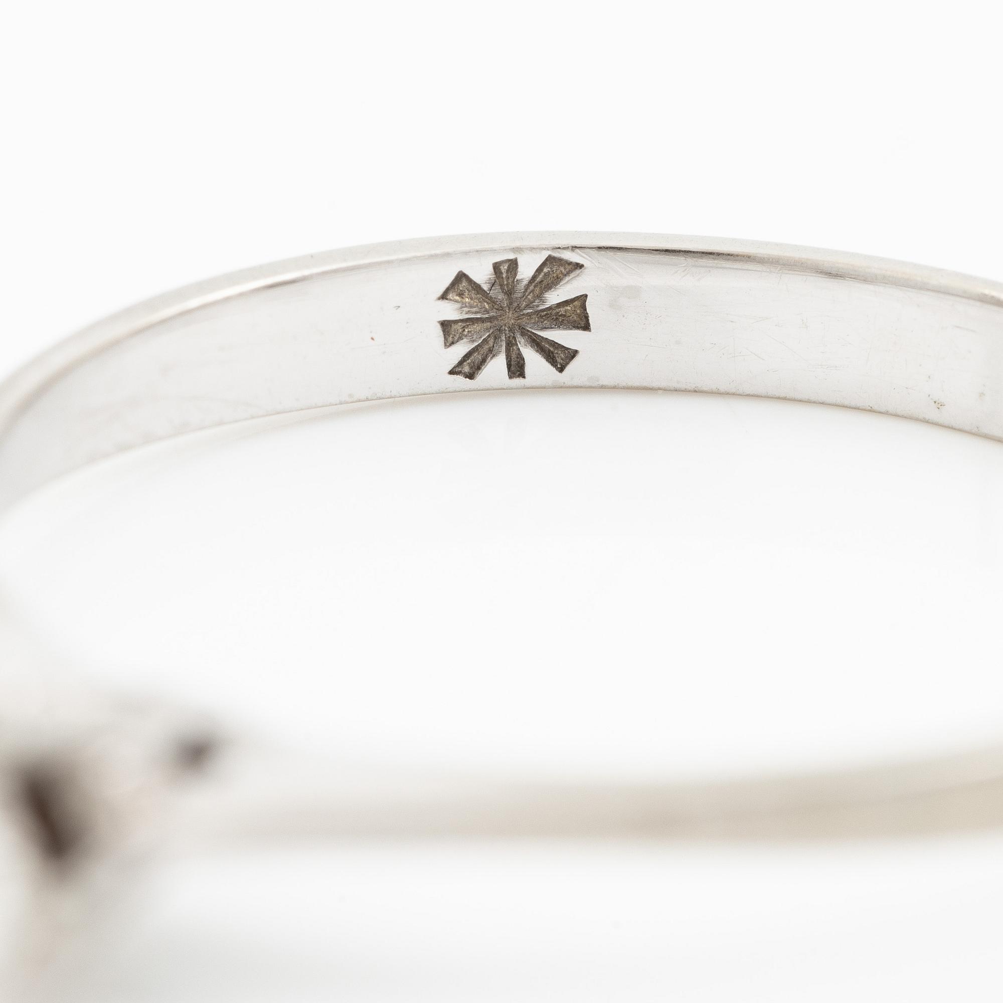 Ring, solitaire ring, 18K white gold with brilliant-cut diamond.