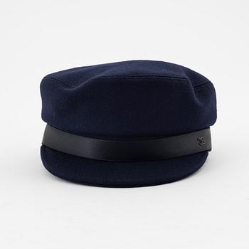 Chanel, a navy wool hat, size S.