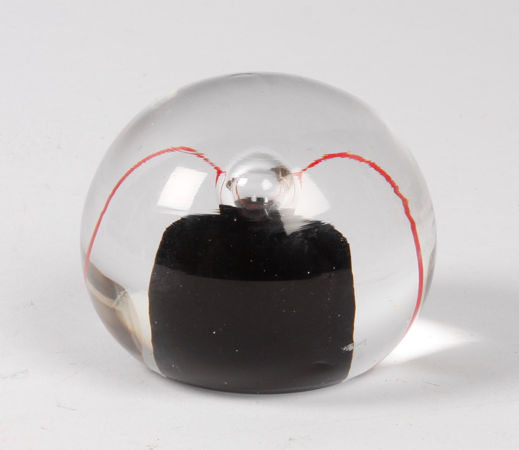 BREVPRESS, glas. Bertil Vallien Kosta Boda.