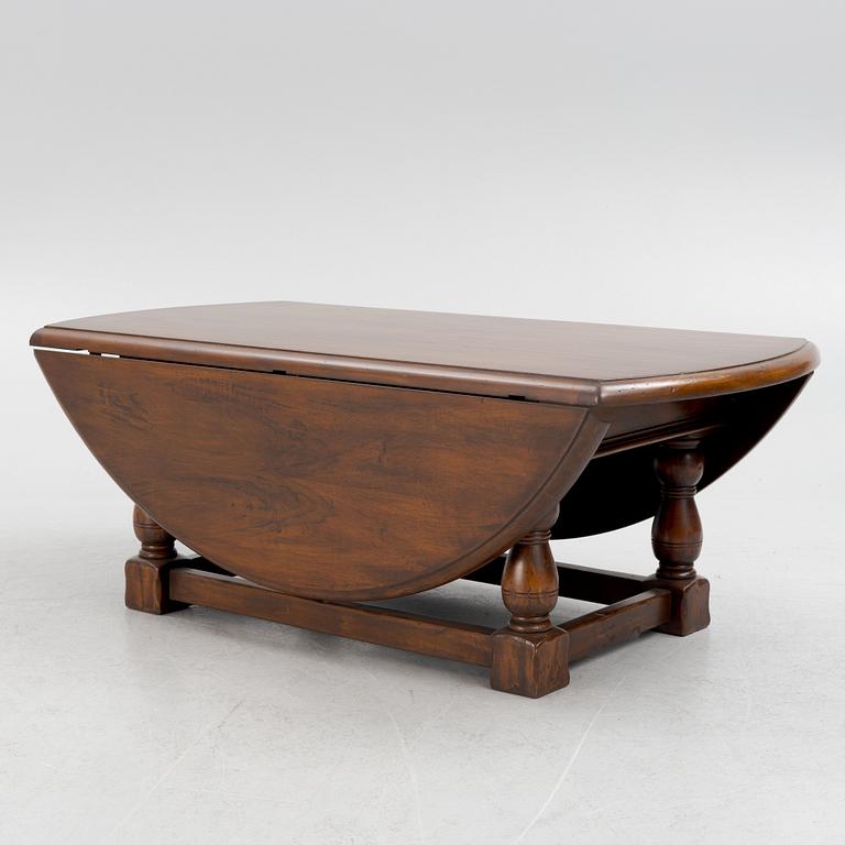 A coffee table, England, second half of the 20th Century.