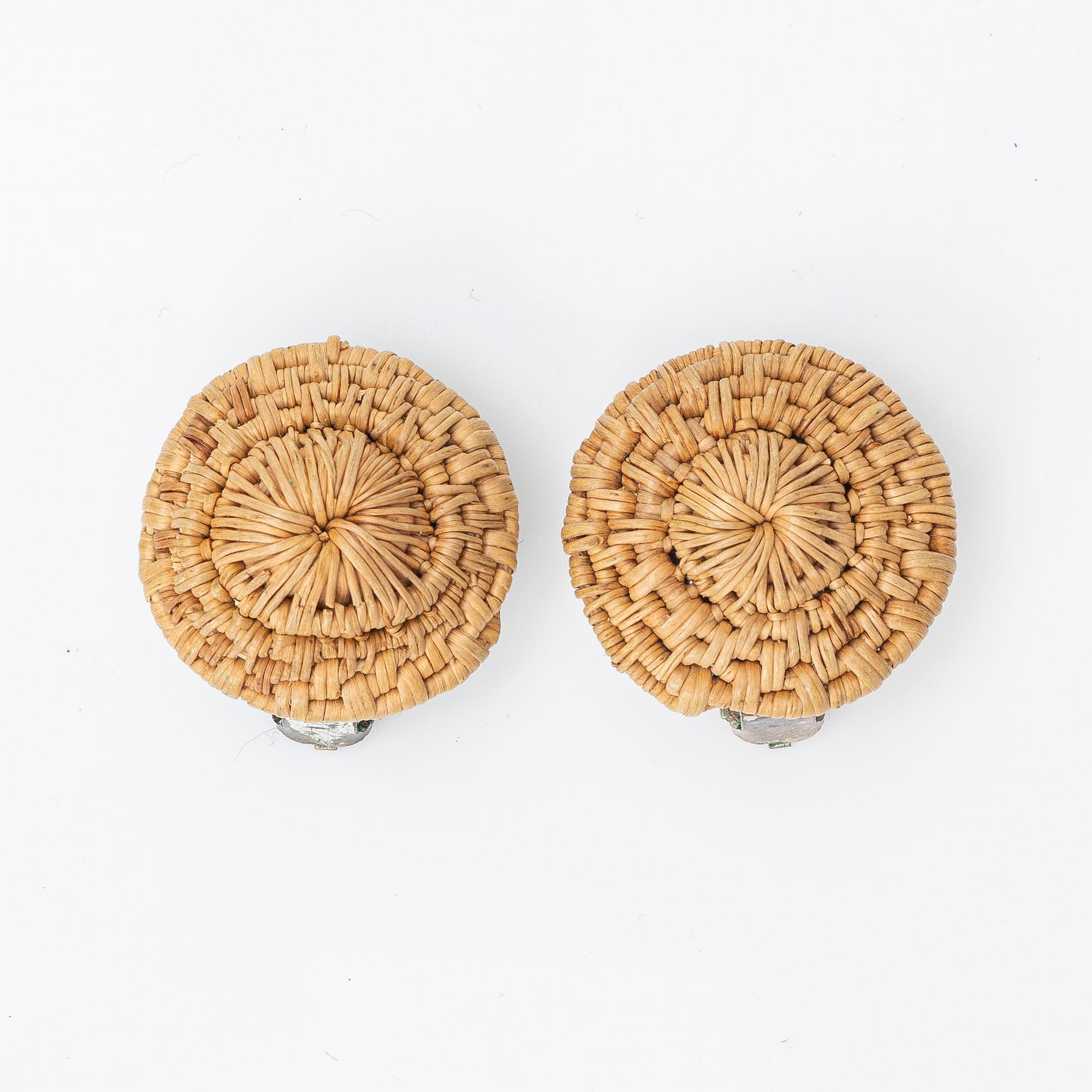 Jewellery, 9 pieces of Sámi handicraft, including work by Per Henrik Simmas.