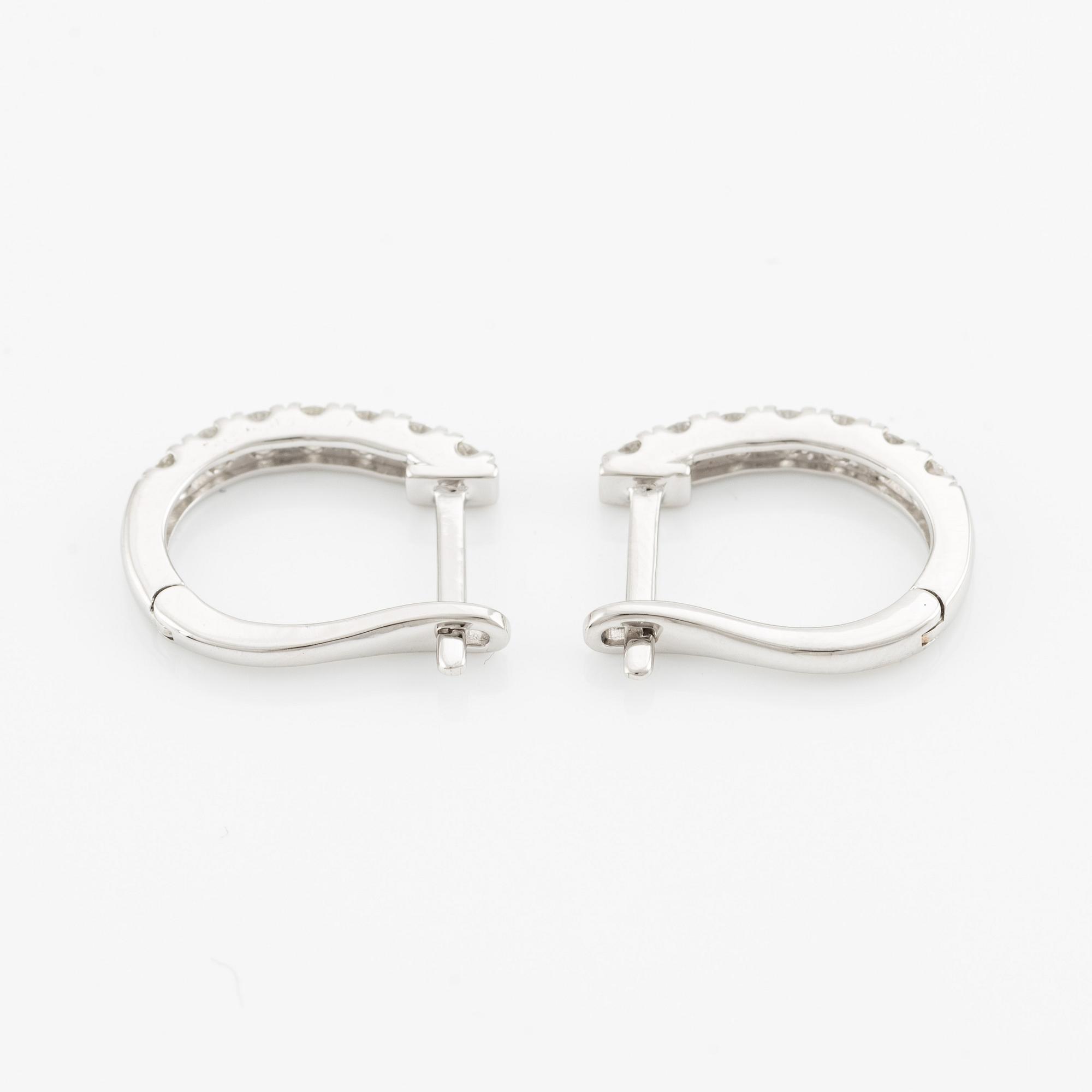 Örhängen kreoler 18K vitguld med briljantslipade diamanter.