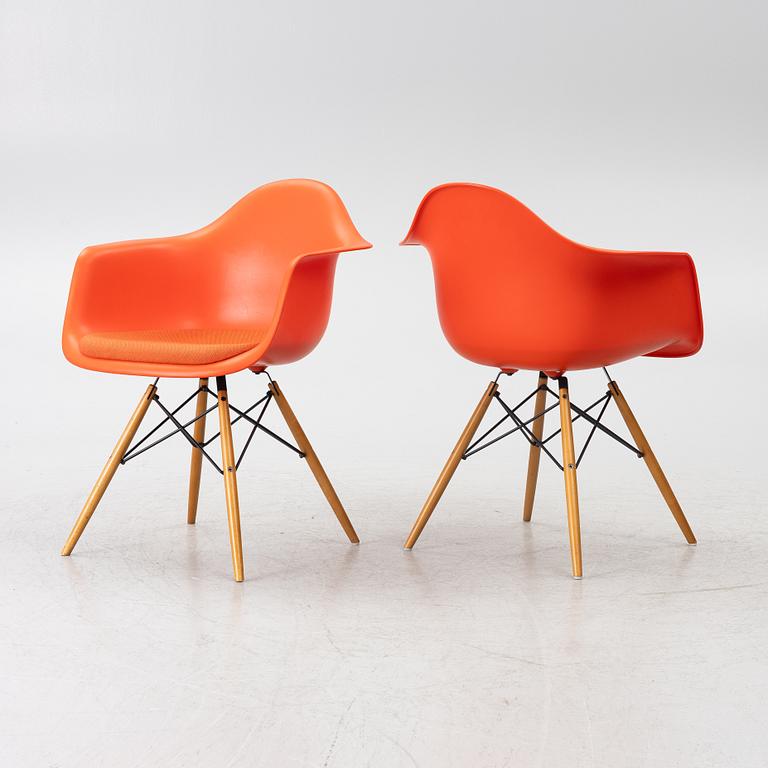 Charles & Ray Eames, karmstolar, 6 st, "Plastic armchair DAW", Vitra.