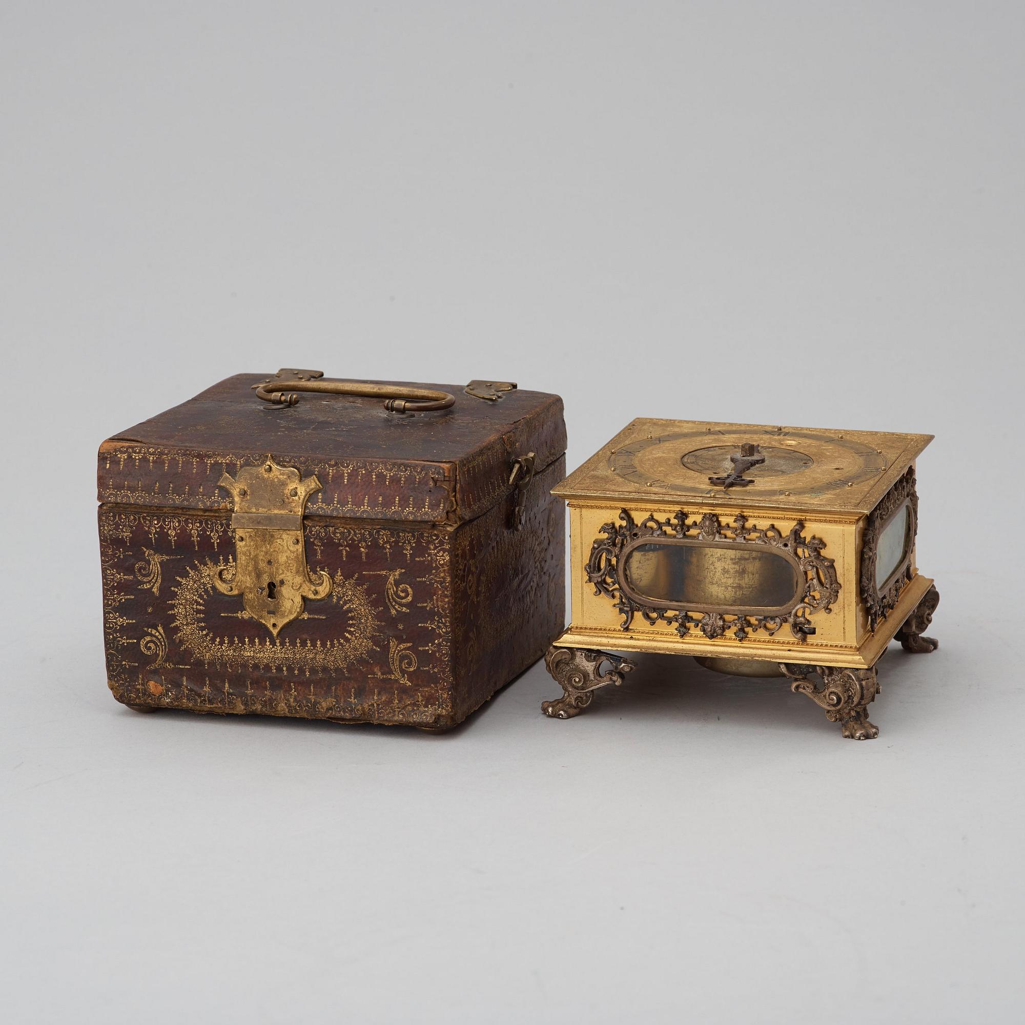 RESEUR I ORIGINALFODRAL. Barock, 1600-tal.