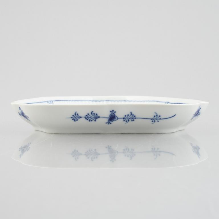A 'Blue Fluted' / 'Musselmalet rifflet', porcelain dish, Royal Copenhagen, model 27, 1967.