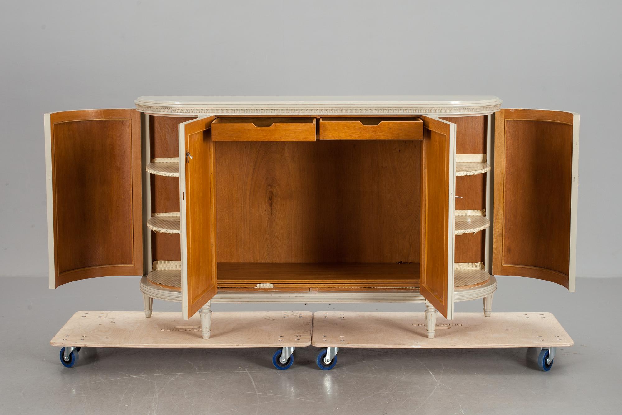 SIDEBOARD, gustaviansk stil, 1900-tal.