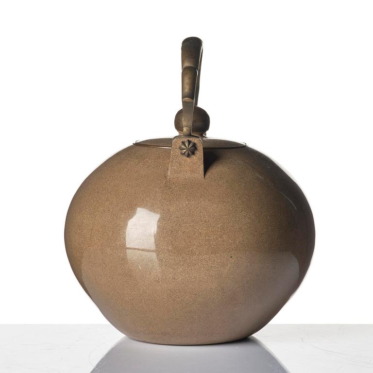 A Yixing tea pot with cover, Qing dynasty, 19th century. Marked Wanli.