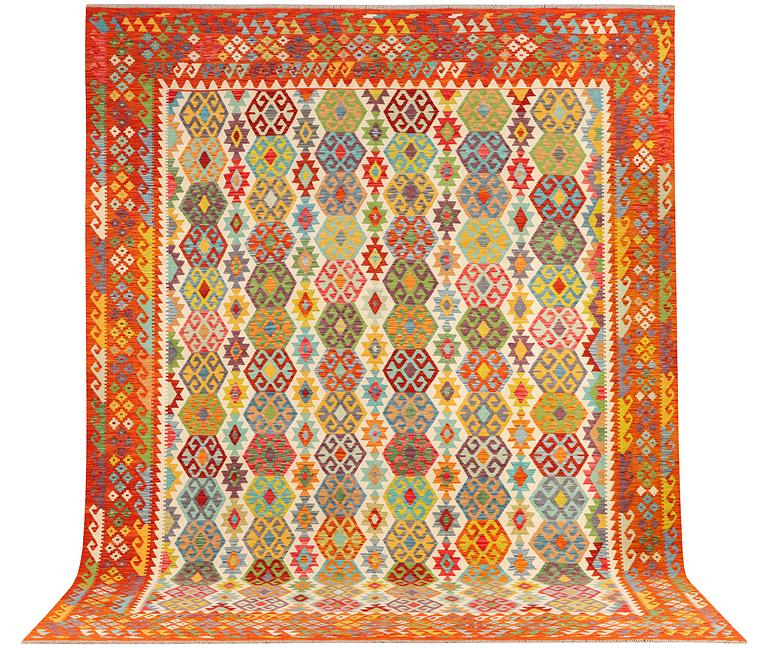 A Kilim carpet, . 405 x 313 cm.