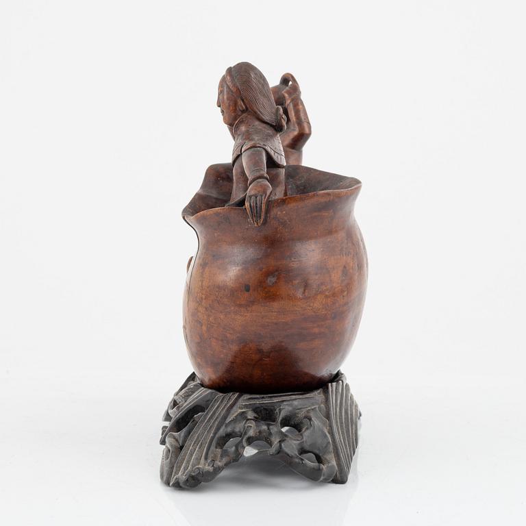 A Chinese root sculpture, Qing dynasty, 18th/19th Century.