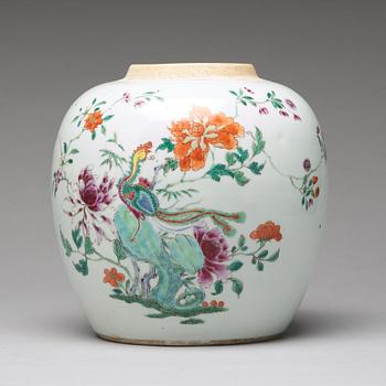 A famille rose jar, Qing dynasty, Qianlong (1736-95).