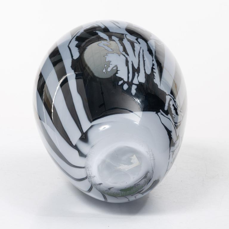 Olle Brozén, a Graal vase, 'Dead End', 2011.