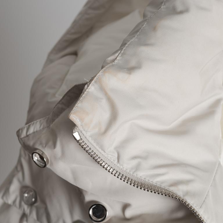 Chanel, down coat, size Fr 40.