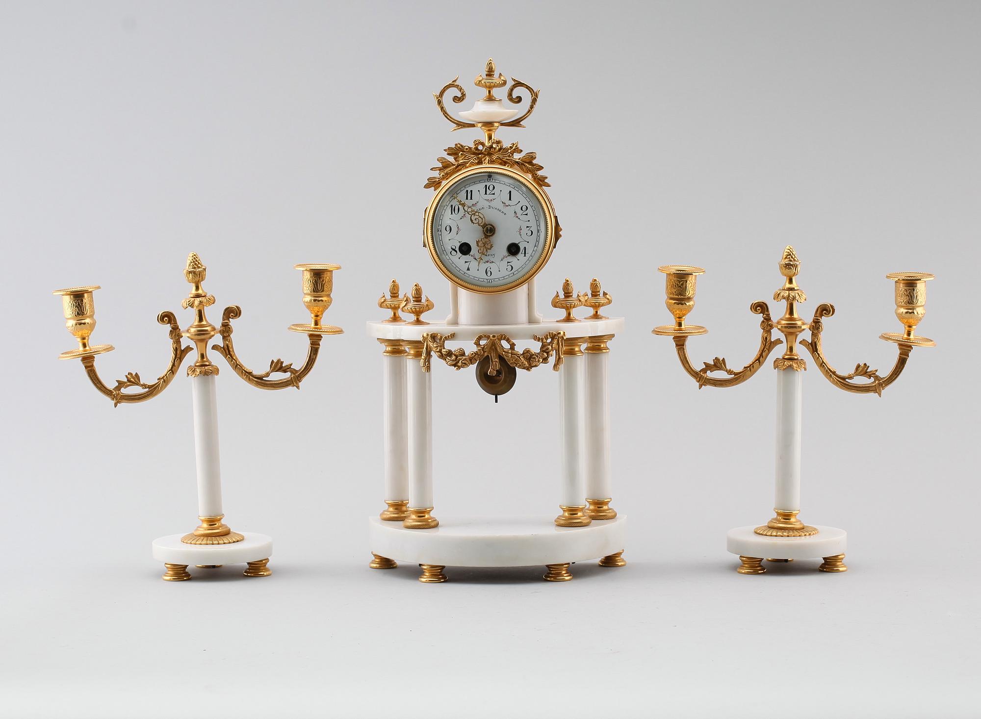 KLOCKGARNITYR, 3 delar, gustaviansk stil, 1900-tal.