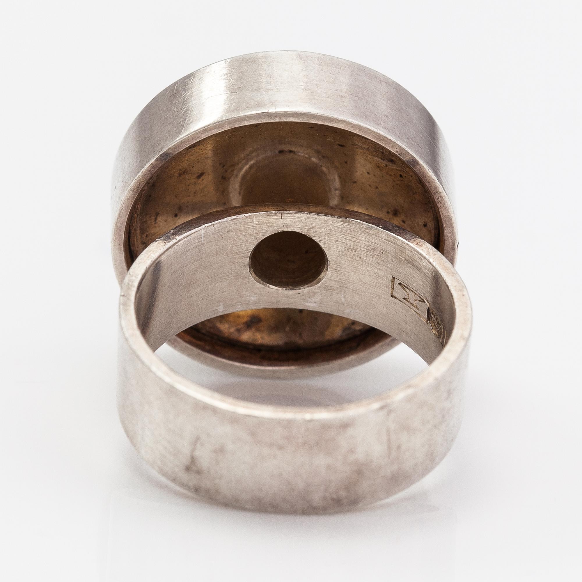 Elis Kauppi, A silver and gilded silver ring. Kupittaan kulta, Turku 1965.