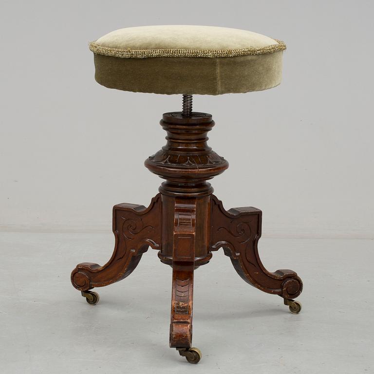 PIANOPALL, nyrenässans. 1800-talets slut.