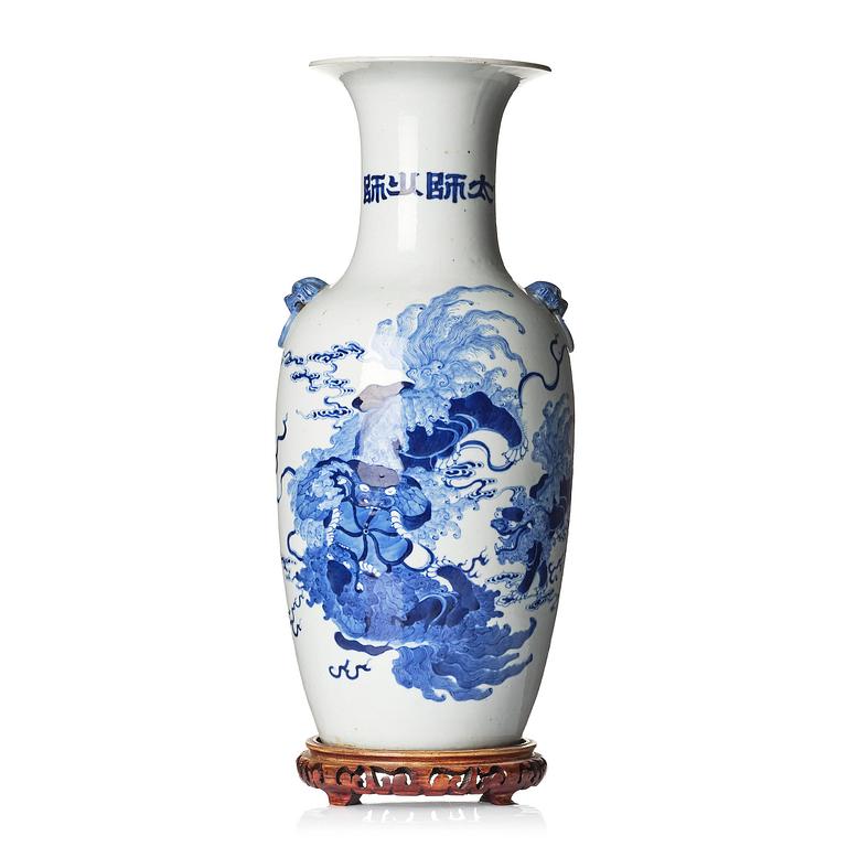 A blue and white an polychrome vase, late Qing dynasty.