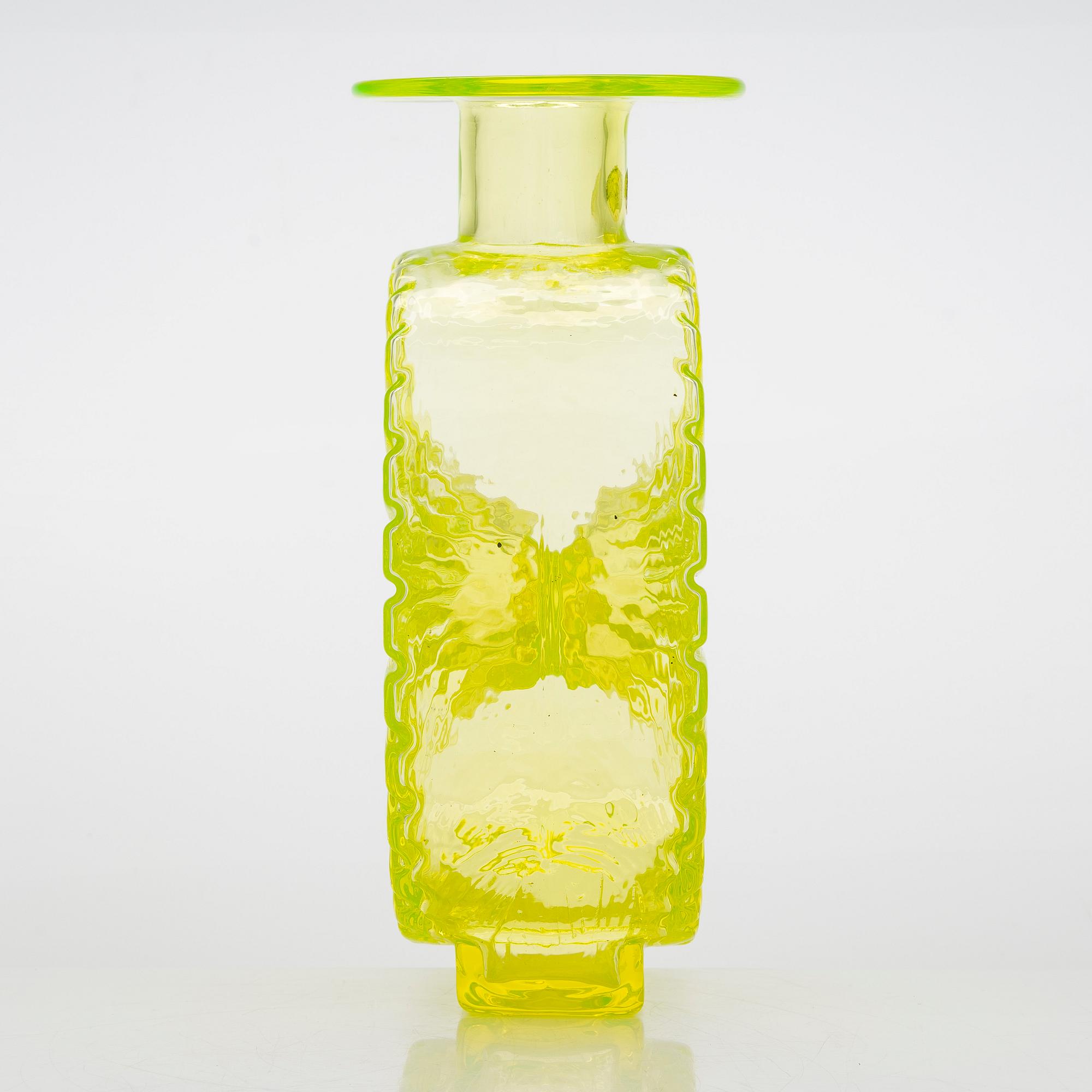 Helena Tynell, flaska, "Solflaskan" Riihimäen Lasi Oy. I produktion 1964-1974.