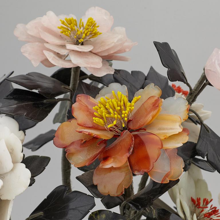 Two table decorations of different materials including agathe, nephrite quartz, stone, 20th century.