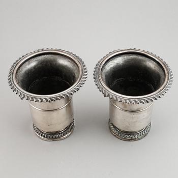 Vin/champagne-kylare, ett par, nysilver, Meyerhoff, Wien, Österike, 1800-tal.