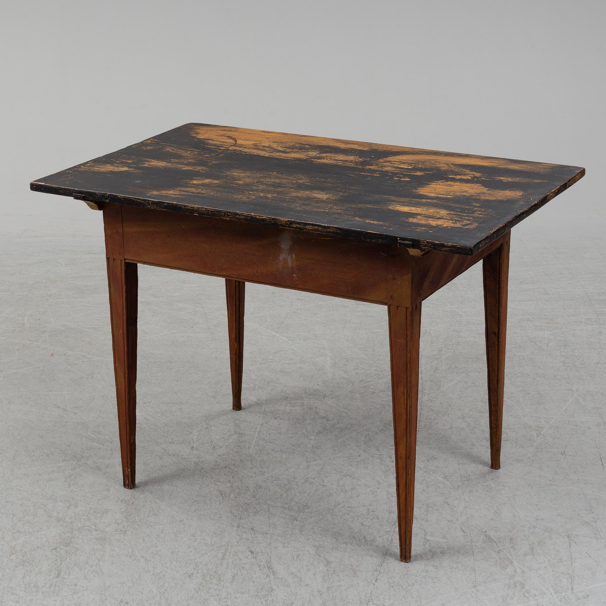 A painted Gustavian table, first half of the 19th Century.