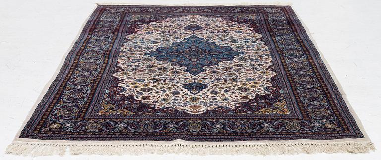 Carpet, Isfahan, 200 x 125 cm.