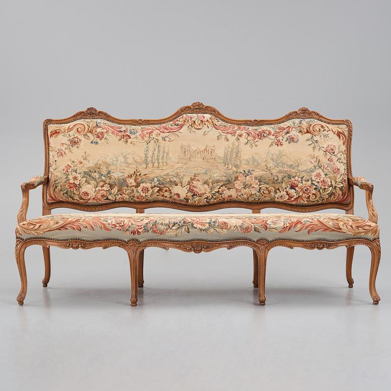 Karmstolar, sex stycken, Frankrike 1700-talets mitt, Louis XV. (Soffa 1800-tal medföljer).