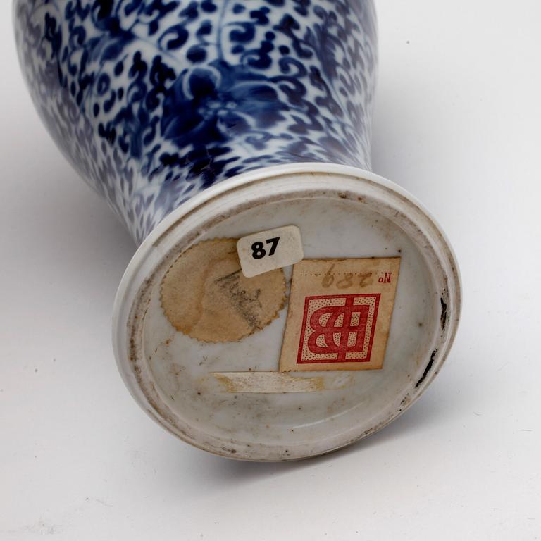 VAS, porslin, Kina 1800-tal.