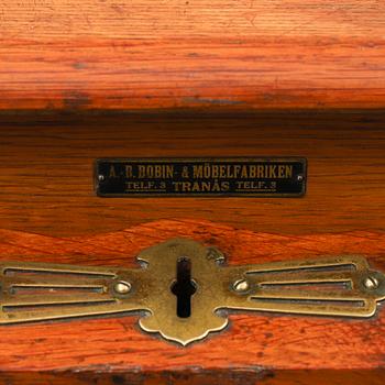 A cabinet from the forst half of the 20th century.