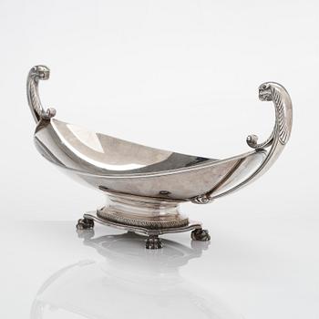 A sterling silver centre-piece bowl, mid to late 20th century.