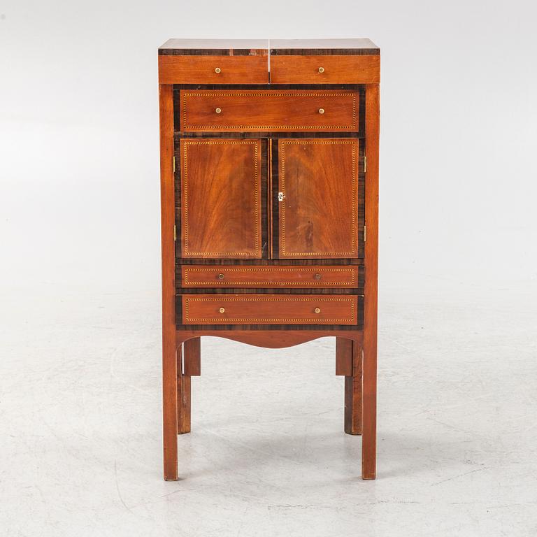 Toilette furniture, circa 1800.