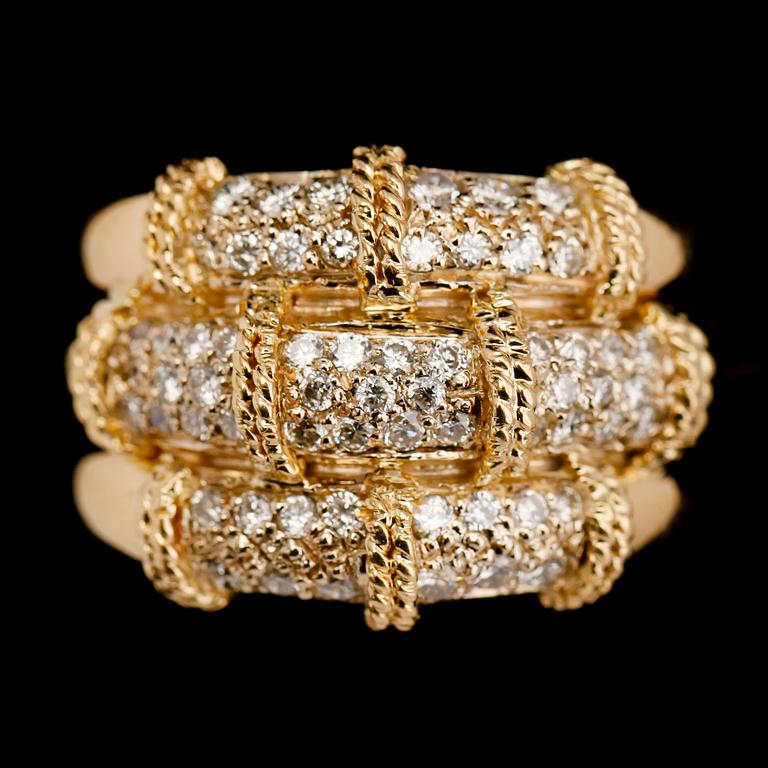RING, 18 k guld, med briljanter tot 1.2 ct.