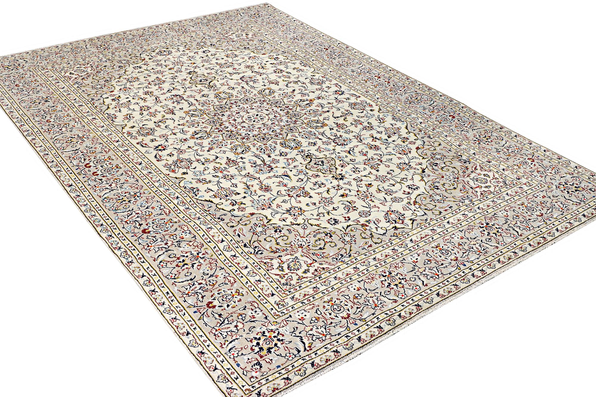 A Kashan carpet, c. 334 x 234 cm.