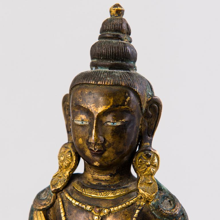 AMITABHA BUDDHA, polttokullattua kuparimetalliseosta, Tiibet, 1800-luvun alkupuoli.