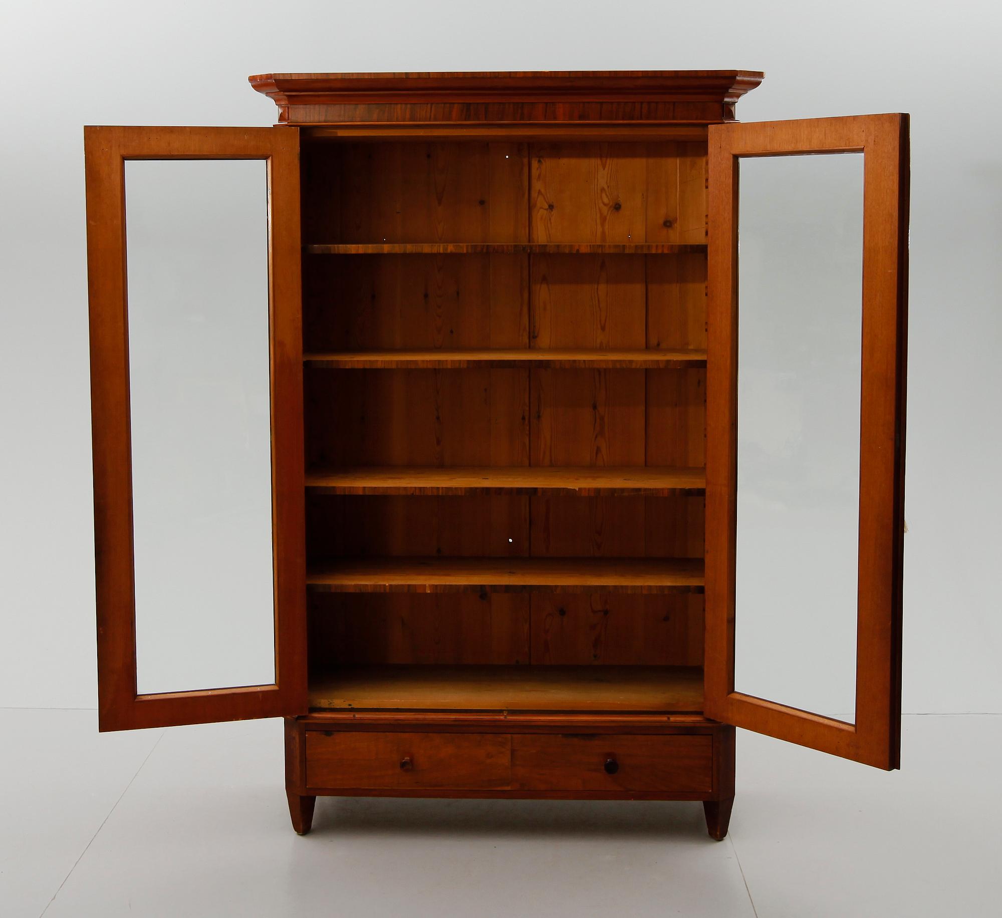 BOKSKÅP, sent 1800-tal.