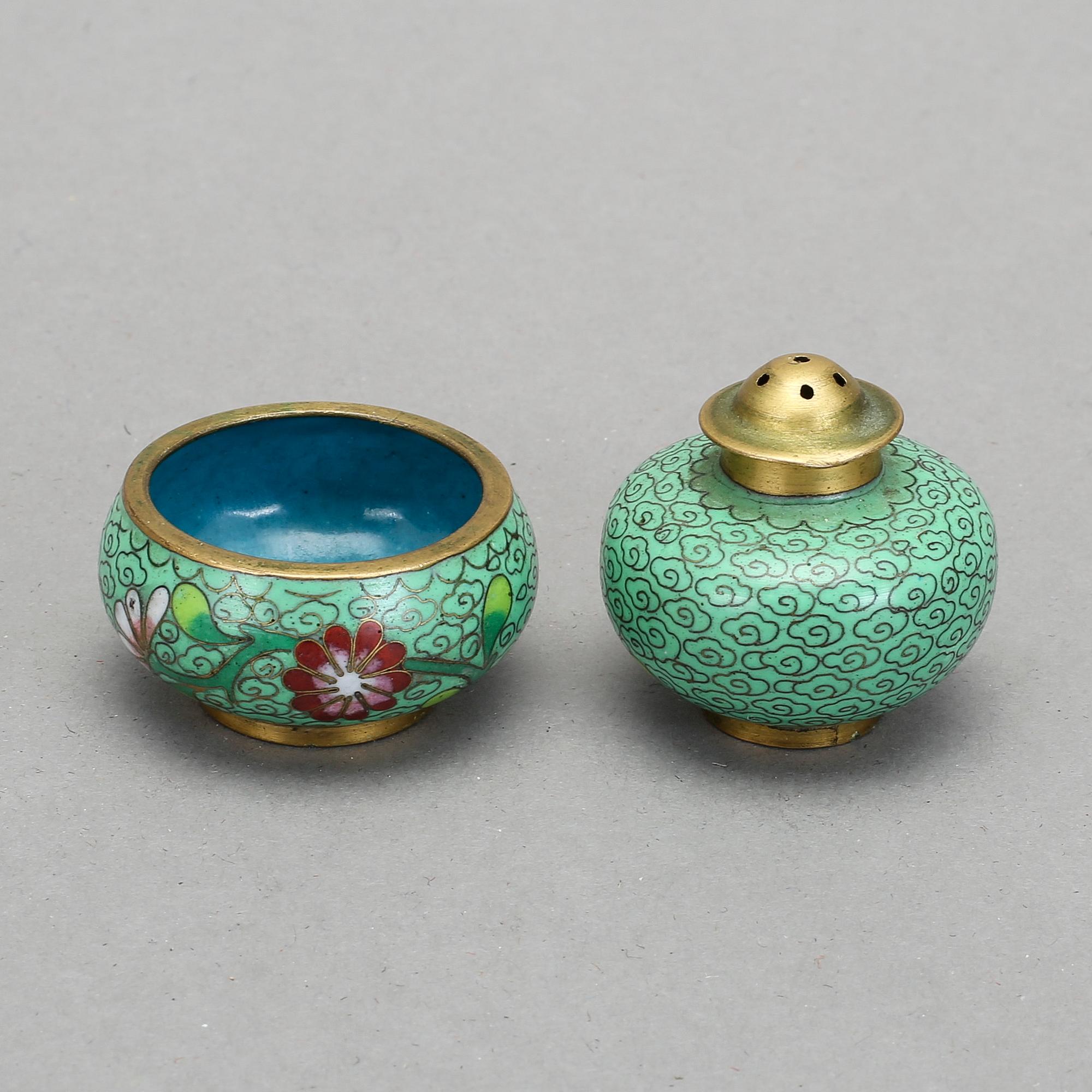 PARTI CLOISONNE,  8 delar, omkring 1900-tal, mestadels Kina.