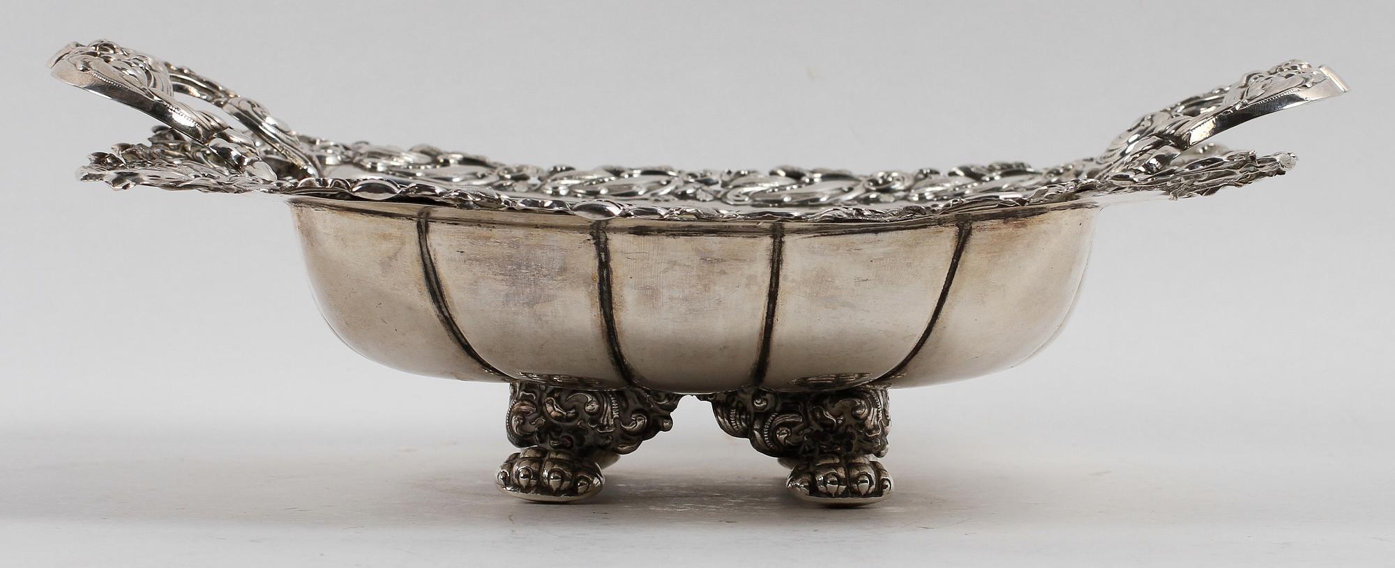 SKÅL, silver, nyrokoko, otydl mästarstämpel, Stockholm, 1800-tal. Vikt ca 318 gram.