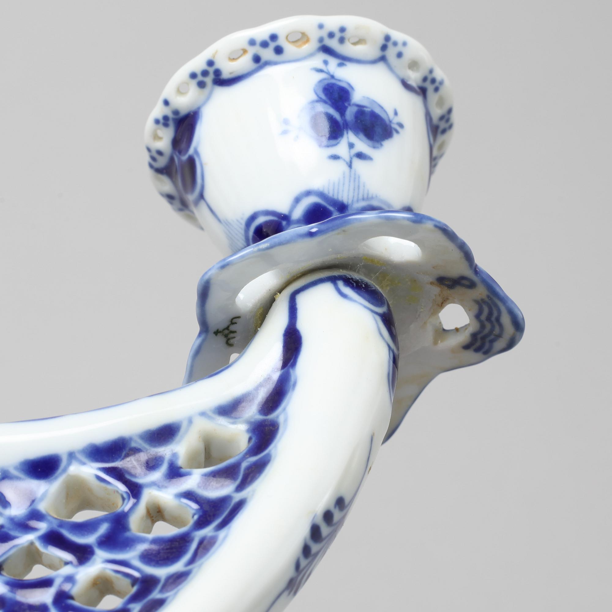 KANDELABER, porslin, dekor "Musselmalet", Royal Copenhagen, 1900-talets andra hälft.