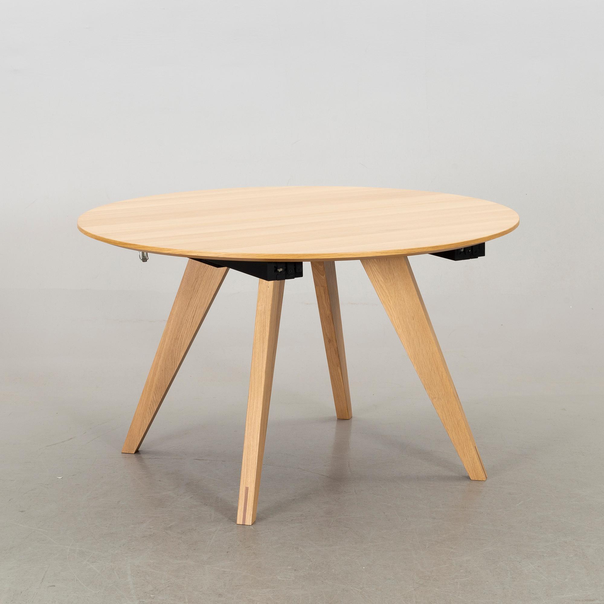 MICHAEL H NIELSEN, a New Mood dining table Bolia 21st century.