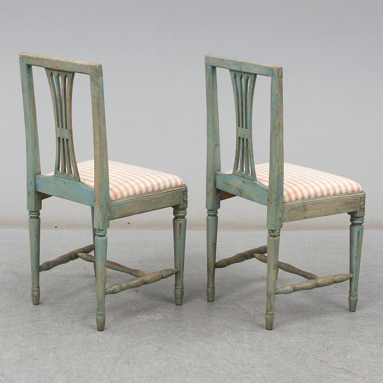 STOLAR, ett par, gustaviansk stil, 1800-talets andra hälft.