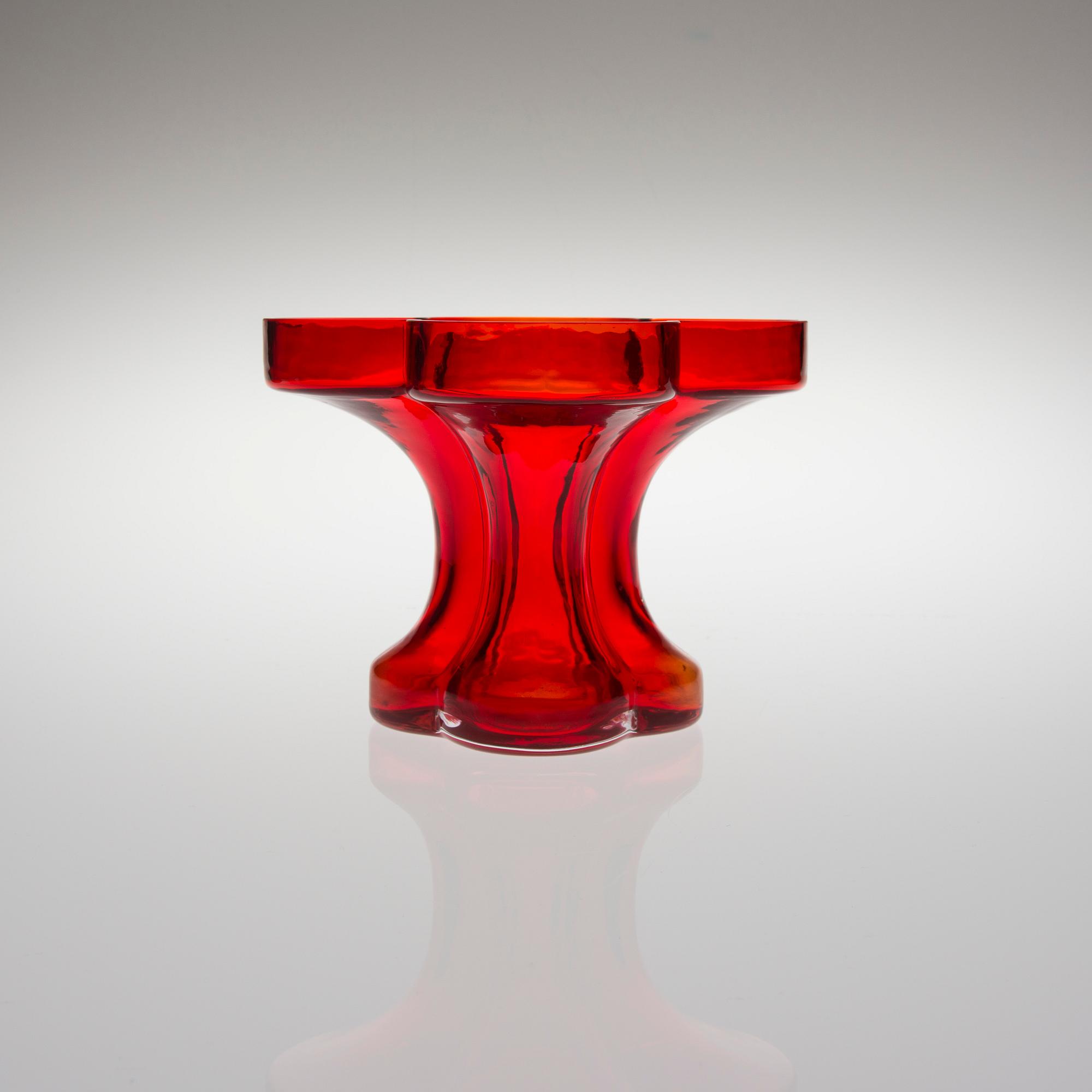 HELENA TYNELL, FLASKOR, 3 st samt VAS, glas, 1960-70-tal.