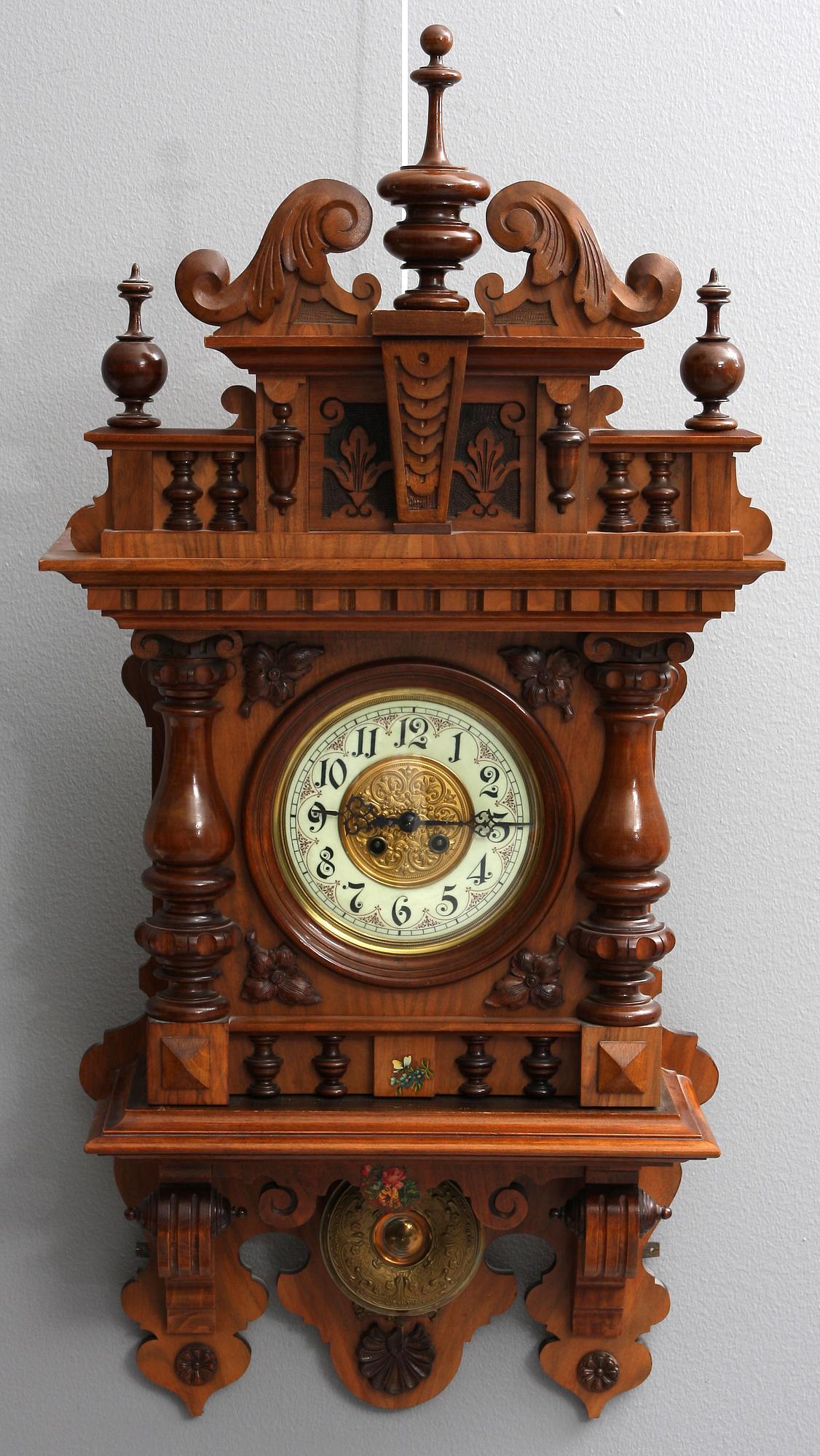 VÄGGPENDYL, nyrenässansstil, 1900-tal.